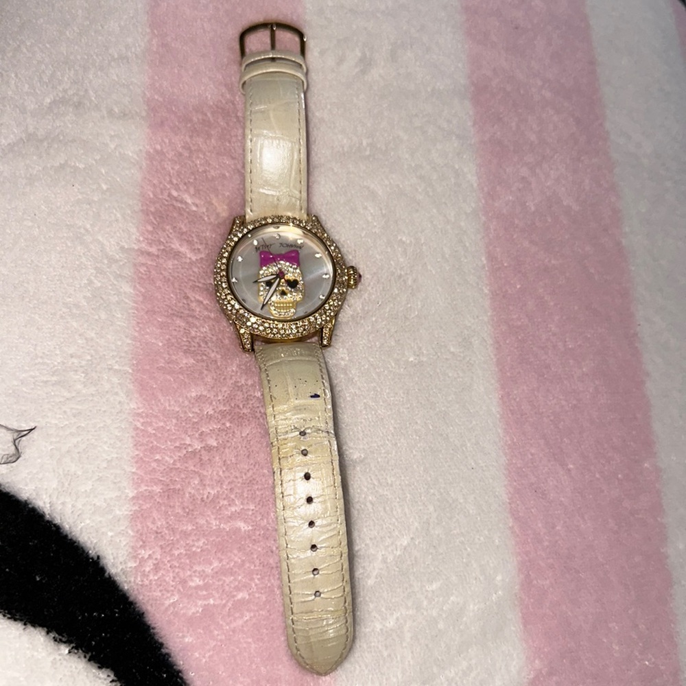 Betsey Johnson Watch - Picture 1 of 3